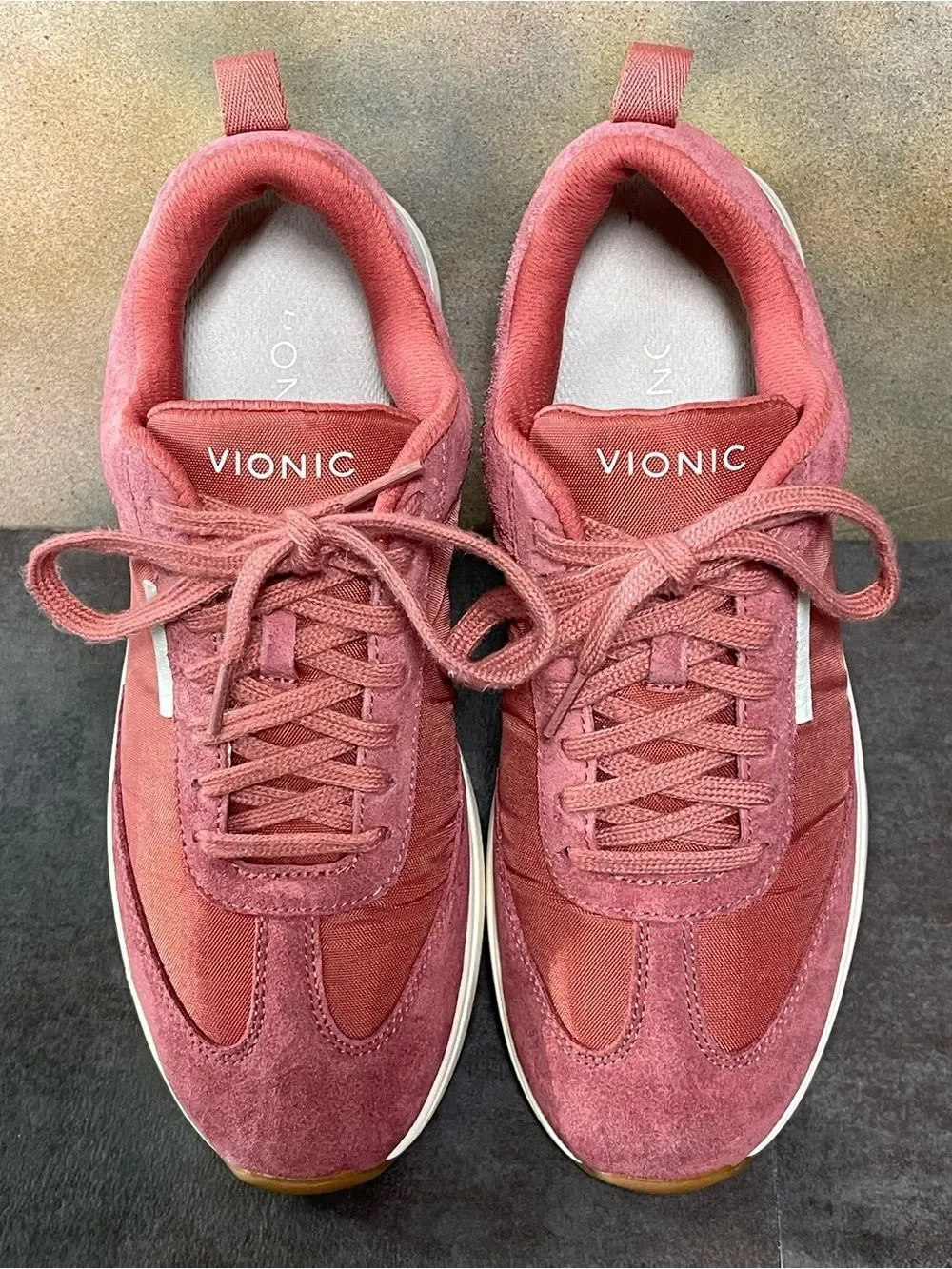 Vionic Breilyn Women's Sneakers Salmon Size 9.5